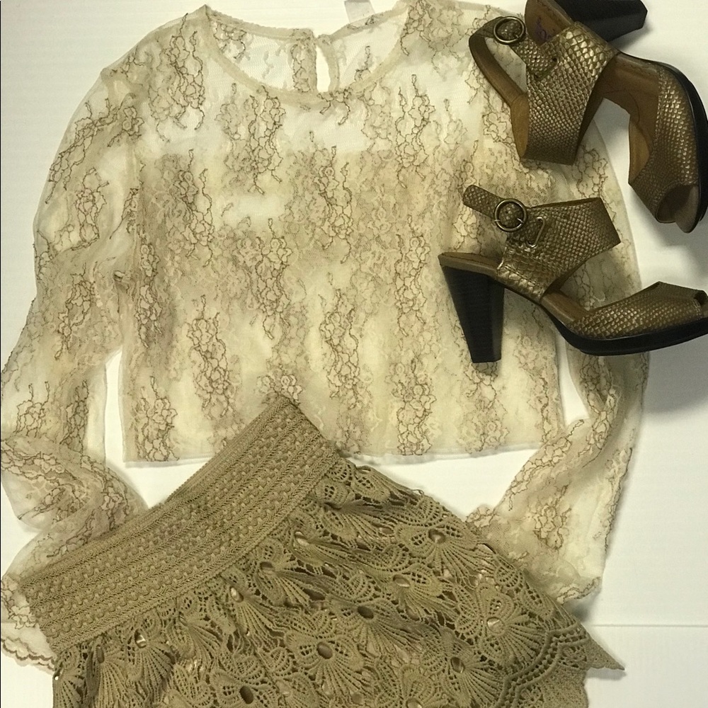NWT Delicate Chantil LS Crew Neck Top size M - Picture 14 of 14
